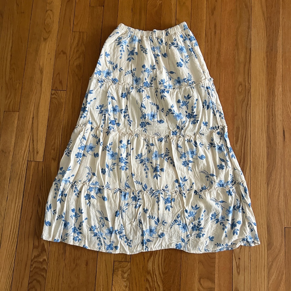 Floral Blue and White Women's Skirt Hollister xs